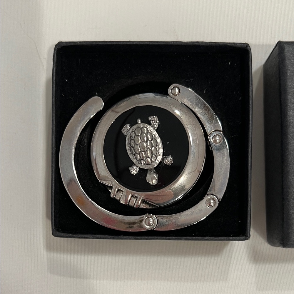 Lovely Silver-tone Turtle Purse Hanger